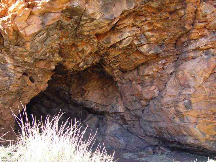 Lasseter's cave 2